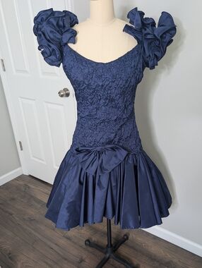 Narragansett 1980s Taffeta Prom Navy Dress Size 6